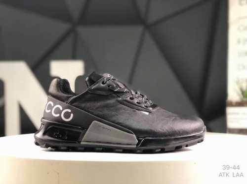 Ecco 爱步 男鞋轻便透气舒适耐穿 亲肤吸汗舒适内里 防滑防磨 持久干爽 简约粗绳系带 穿脱更加方便 柔韧防滑大底 鞋底立体凹槽 凹凸花纹加持 增强防滑减震性