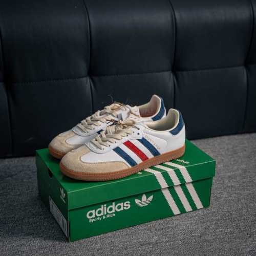 核心私 Adidas Samba Og 桑巴舞街头系列德训运动板鞋 采用固色翻毛皮组合牛剖革鞋面材质 外置正确3层组合围条加厚烟胶橡胶大底 货号：Ih8338