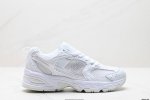 250 公司级New Balance 530 新百伦530系列 复古跑古鞋 经复典古款式之一 以全科新技诠释 成打功造鞋款 鞋面在基本线条和片层构结的同时 采更