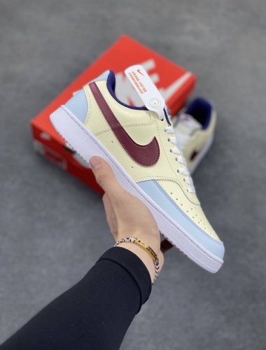 超级福利 核心特价 长期补货 Nike Court Borough 低帮百搭透气休闲运动板鞋男女鞋 经典耐用的设计，兼顾舒适脚感和出众风范，演绎匠心之作。结构性