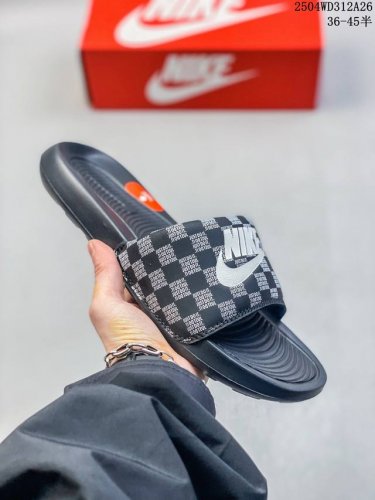 耐克Nike Offcourt Slide 夏季单品夏季Nk拖鞋夏新款一字拖透气轻便材质方面仿佛也采用了Eva发泡材质打造 尺码：36-45半 编码：04Wd3