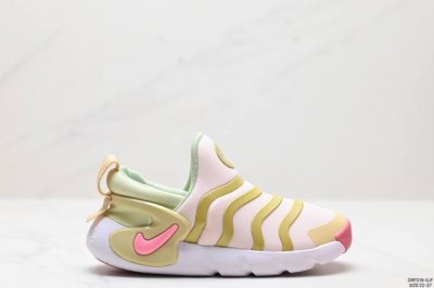 童鞋耐克nike Dynamo Go毛毛虫远动鞋！注意：图下方显示为实际内长，单位厘米[手工测量，可能存在0.5厘米左右的误差]，建议净脚长加1厘米左右对应标注