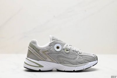 公司级adidas Original Astir 耐磨复古运动休闲鞋 鞋款灵感来自2000年代的跑步款式 鞋面和超大号孔眼进行更新复古色系搭配经典配色 线条贯穿