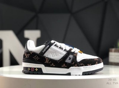 公司级路易威登 Louis Vuitton Lv路易威登板鞋 乘风破浪的姐姐争先种草款,舒适透明底和百搭性霸屏整个时尚娱乐圈，正品1:1套楦复刻，细节调整完美主