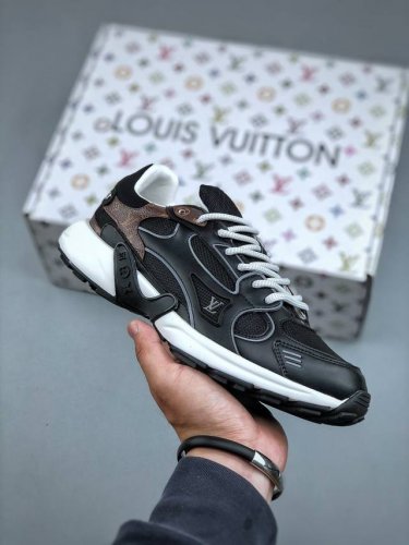 2025 Louis Vuitton Olympia 牛皮革 圆头系带 低帮 生活休闲鞋 男款 白色 第一时间订入Zp开发每个拼色的材质都是原版独家定制,与正品
