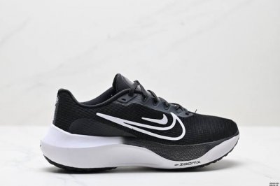 公司级Nk Zoom Fly 5超轻休闲缓震碳板跑步鞋 外围搭載轻量级Sr02泡棉载体.鞋面采用轻盈网眼设计.鞋垫与原厂一致采用Zoomx粘接而成. 货号:Fq