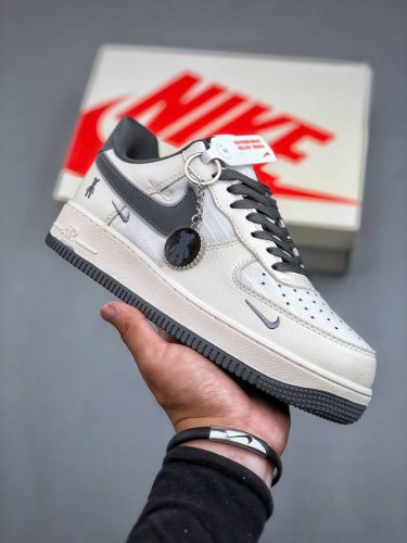 Nike Air Force 1'07 Low 暴力熊联名-米灰亚麻 空军一号低帮休闲板鞋 KK1988-005 #原楦头原纸板 原装鞋盒 定制五金配件 内置全