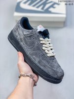 福利特价 耐克nike Air Force 1 Low 空军一号 Af1 低帮百搭厚底增高休闲运动板鞋。柔软、弹性十足的缓震性能和出色的中底设计，横跨复古与现代