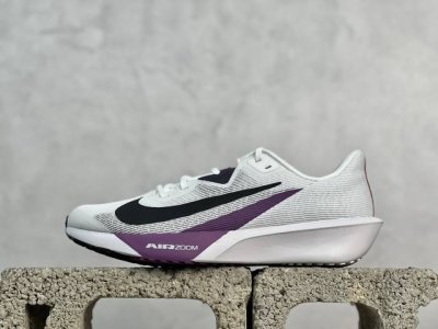 放店私 Nk Zoom Rival Fly 4 耐克超弹轻盈跑步鞋 #鞋款搭载 Flyknit 材料 打造出众弹性 易于穿脱。采用React技术 轻盈耐穿泡绵打