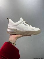 公司级Ecco爱步休闲运动鞋男 纯色拼接防滑耐磨运动鞋 复古跑鞋系列新品 精选全优质牛皮 柔软亲肤，打造轻盈漫步感 小蛮腰收腰鞋型设计 上脚显瘦 质感丰富，彰显