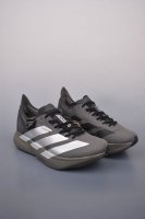 y-3 Adidas Adizero pro Evo 4 M 联名款 阿迪超轻透气缓震跑鞋 全掌碳板 整体外观造型与Adizero Adios pro Evo