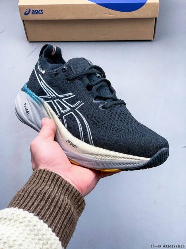 180 asics亚瑟士 Gel-Nimbus 26 厚底稳定跑鞋 鞋面采用双层提花网面设计，提高包裹性和透气性，后跟搭载稳定系统科技T-Gel提升整体支撑力和