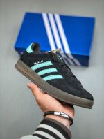 260支持放店 Adidas Originals Gazelle Indoor 复古单品自1960年代发售以来，“Gazelle”系列凭借其古典复古魅力，一直备