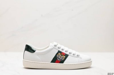 公司级gucci Screener Gg High-Top Sneaker古驰休闲运动鞋系列 刺绣小蜜蜂＃全套专柜包装物及配件 这款休闲运动鞋采用轻薄底结构，巧