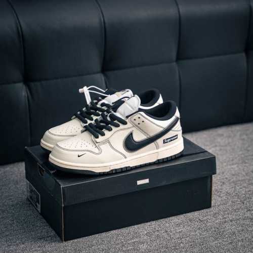 核心私 Nike Dunk 全套原楦原模倾力打造完美版型 独家原厂航空铝磨具打磨大底 鞋头坡度极致还原 无解鞋型 原盒原配 圈内天花板工艺 原厂冲刀 超高清洁度