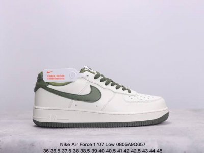 耐克 Nike Air Force 1 '07 Low 空军一号低帮，柔软、弹性十足的缓震性能和出色的中底设计，横跨复古与现代的外型结合，造就出风靡全球三十多年