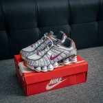 核心私 绝佳减震性能 复古大军老将出征 经典全掌大气柱Nike Shox Tl Metallic Silver 13柱复古前卫悬架气柱慢跑鞋 货号 Ci7691