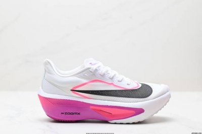 公司级Nk Zoomx Invincible Run Flyknit Fk6 Zoom Fly 6轻量飞织低帮休闲运动慢跑鞋 此鞋专为长跑运动员而生 是为5至1