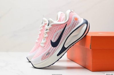 公司级nike Journey Run 2024跑步鞋 使用了新型的缓震材料 脚感偏韧 后跟有加厚的海绵填充 鞋子前掌和后掌做了加宽设计 增加了跑步时的稳定性