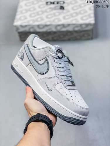 公司级耐克nike Air Force 7 空军一号低帮百搭休闲运动板鞋。柔软、弹性十足的缓震性能和出色的中底设计，横跨复古与现代的外型结合，造就出风靡全球三十