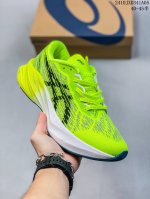 公司级asics亚瑟士novablast 3透气网眼鞋面配合部分合成革材质 采用全新ahar+橡胶材质,更加耐磨日本专业跑鞋品牌 Asics 亚瑟士 Novav