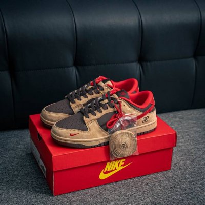 核心私 nike Dunk 全套原楦原模倾力打造完美版型 独家原厂航空铝磨具打磨大底 鞋头坡度极致还原 无解鞋型 原盒原配 圈内天花板工艺 原厂冲刀 超高清洁度