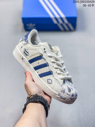 阿迪达斯Adidas三叶草 Originals Superstar贝壳头系列低帮经典百搭休闲运动板鞋 货号:Gw4441 尺码:35.5 36 36.5 37