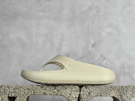 Dc Nk Calm Flip Flop 卡尔姆系列厚底泡棉椰子风休闲运动人字拖鞋 Fd4116 拖鞋采用出众回弹的柔软泡绵 质感轻盈 易于搭配 轻松收纳 匠心 - 点击图像关闭