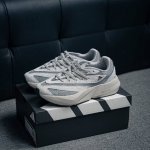 230 核心私 Adidas Lightblaze 阿迪透气跑步鞋 货号：Jq9975 尺码：36 37 37.5 38 38.5 39 40 40.5 41