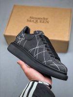 Alexander Mcqueen 麦昆 亚历山大麦昆亚历山大系带增高款涂鸦印刷款 时尚代表的小姐姐 肯定要走在时尚的风口！尺码：35-45