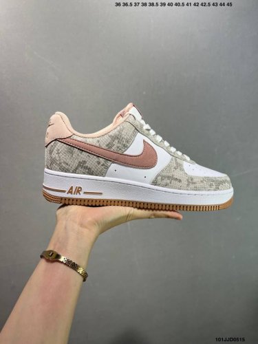 特价Nike Air Force 1 ‘07 Low 原楦头原纸板 打造纯正空军版型 #专注外贸渠道 全掌内置蜂窝气垫 #原盒配件 原厂中底钢印、拉帮完美 官方
