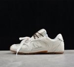 Miumiu X New Balance 530系列 意大利奢侈品牌 缪缪联名款低帮经典复古休闲运动慢跑鞋 #鞋款采用解构和轻盈的设计，彷旧的布料包覆着 New