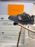 路易威登 Louis Vuitton Lv路易威登板鞋 新款 Lv Trainer最新配色运动鞋 L家 篮球鞋风格运动鞋 该鞋由艺术总监 Virgil Ablo