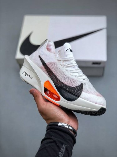 Nike Air Zoom Alphafly Next% З“Proto 马拉松飞线气垫跑鞋！鞋面采用更轻质更透气的 Atomknit 材质打造 外侧的大歪勾和