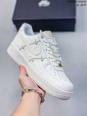 真标带半码 耐克nike Air Force 1 Low 空军一号 Af1 低帮百搭厚底增高休闲运动板鞋。柔软、弹性十足的缓震性能和出色的中底设计，横跨复古与现 - 点击图像关闭