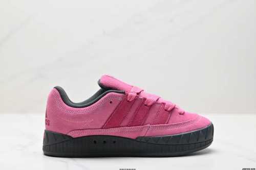 公司级Adidas Adimatic Low 马蒂奇系列低帮 复古鲨鱼面包鞋运动休闲滑板板鞋 整个鞋面由色彩艳丽的麂皮制成 搭配品牌标志性大尺寸三条纹 Logo