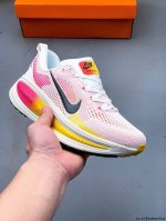 集图 Nike Air Zoom Vomero 18 缓震透气休闲慢跑鞋 新版Vomero结合全新Zoomx和Reactx泡绵 提供双重缓震效果 铸就非凡迈步体
