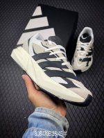 B 公司级阿迪跑鞋Adidas Lightblaze Low Grey Black 流光系列低帮轻便休闲运动慢跑鞋“浅灰白黑” 货号：Jh6944 尺码：36