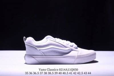 Vans Classics Knu Skool 苏格兰格纹拼接 厚鞋舌面包鞋 Vans联名超火的土豆鞋，复古经典，鞋头放大、包边上移加厚、鞋舌加厚。Vans C