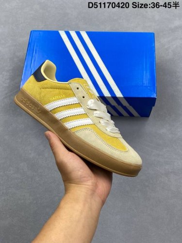 Adidas Originals Gazelle Indoor 三叶草休闲防滑耐磨低帮板鞋 鞋头出色设计 塑就出众贴合感 稳固的后跟贴合足部曲线设计 软弹舒适