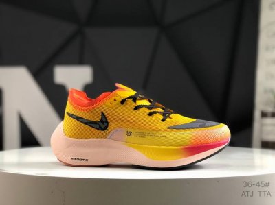 真标带半码 耐克 Nk Zoomx Vaporfly Next% 2马拉松最强跑步鞋 这款新一代最强跑鞋在鞋面和鞋底都进行了全方位升级。鞋面使用了全新 Vapo