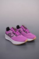 230 New Balance Nb Fuelcell Supercomp Nb跑步鞋 Fuelcell Supercomp Trainer采用Fuelcel