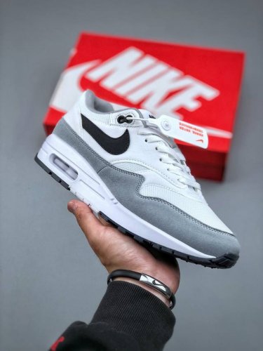 Nike Air Max 1 耐克半掌气垫复古跑步鞋 Fz5808-002 尺码：36 36.5 37.5 38 38.5 39 40 40.5 41 42 4