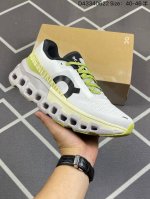 公司级on Cloudmonster 2昂跑 户外街头机能风新兴品牌轻便中帮跑步鞋 首发实拍鞋款以网球为灵感的运动休闲鞋，大胆的复古外观与革新科技融合，助力运动