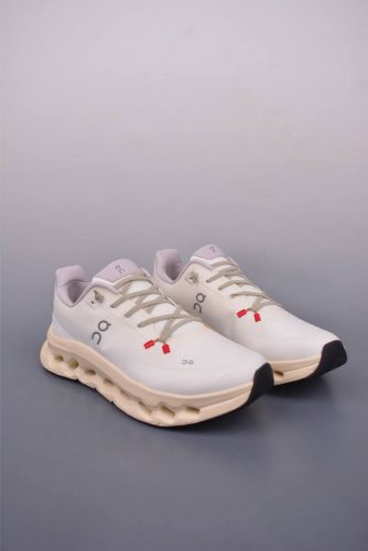 on昂跑 Cloudtilt Loewe 户外街头机能风跑步鞋 cloud Hi Edge户外机能融合街头潮流 越界开启全新都市探索 cloudtec专利科技鞋