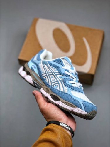 asics 亚瑟士 Gel-Nyc 低帮运动休闲跑步鞋 1203A383-107 尺码：36 37 37.5 38 39 39.5 40 40.5 41.5 4