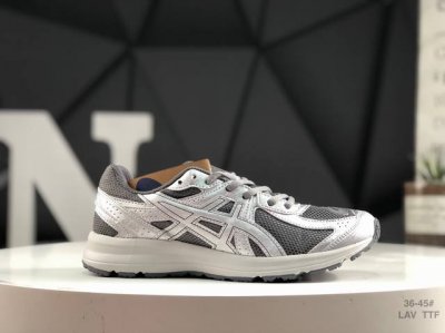 150 亚瑟士Asics Jog 100S 复古单品 网面休闲透气跑步鞋 鞋款采用亚瑟士Amplifoam科技 为运动中带来回弾性和轻量性感受 工程网眼鞋面提供