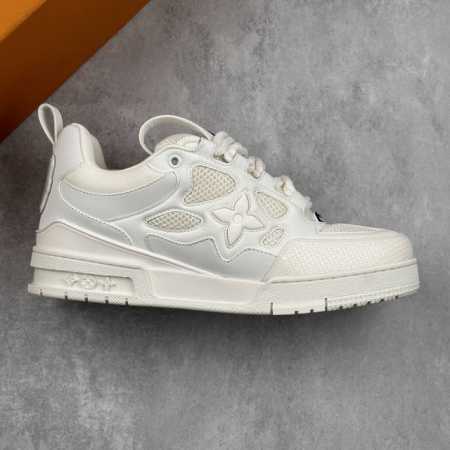 本地550 核心私 Lv-路易-威登Trainer 2025走秀最新款原版1：1开发复刻！！上脚非常舒适 做工精细鞋面由意大利进口小牛皮拼接，侧边饰有品牌Log - 点击图像关闭