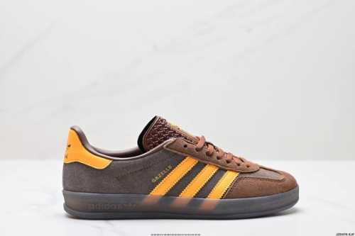 230 公司级Adidas Originals Gazelle Indoor 三叶草休闲防滑耐磨低帮板鞋 鞋头出色设计 塑就出众贴合感 稳固的后跟贴合足部曲线设