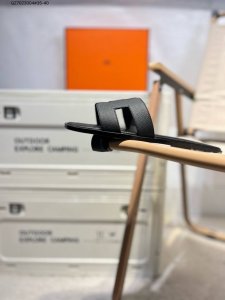 hermes Footwear Woman 爱马仕 礼装 拖鞋 黑白等多色万年经典爱马士 女神标配 度假 居家 必备 东莞原厂真皮大底平底拖鞋！度假搭配神器！最
